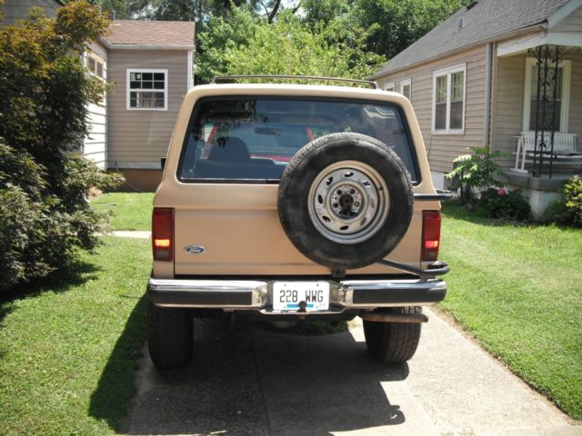 1989 Tan Ford Bronco II SUV