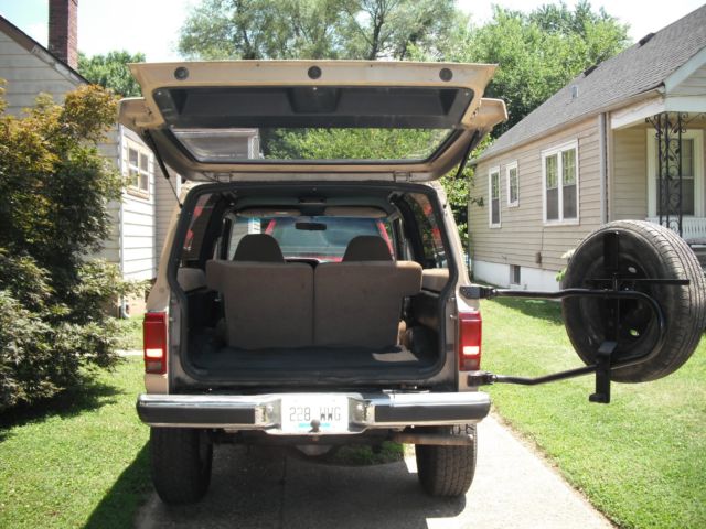 1989 Tan Ford Bronco II SUV