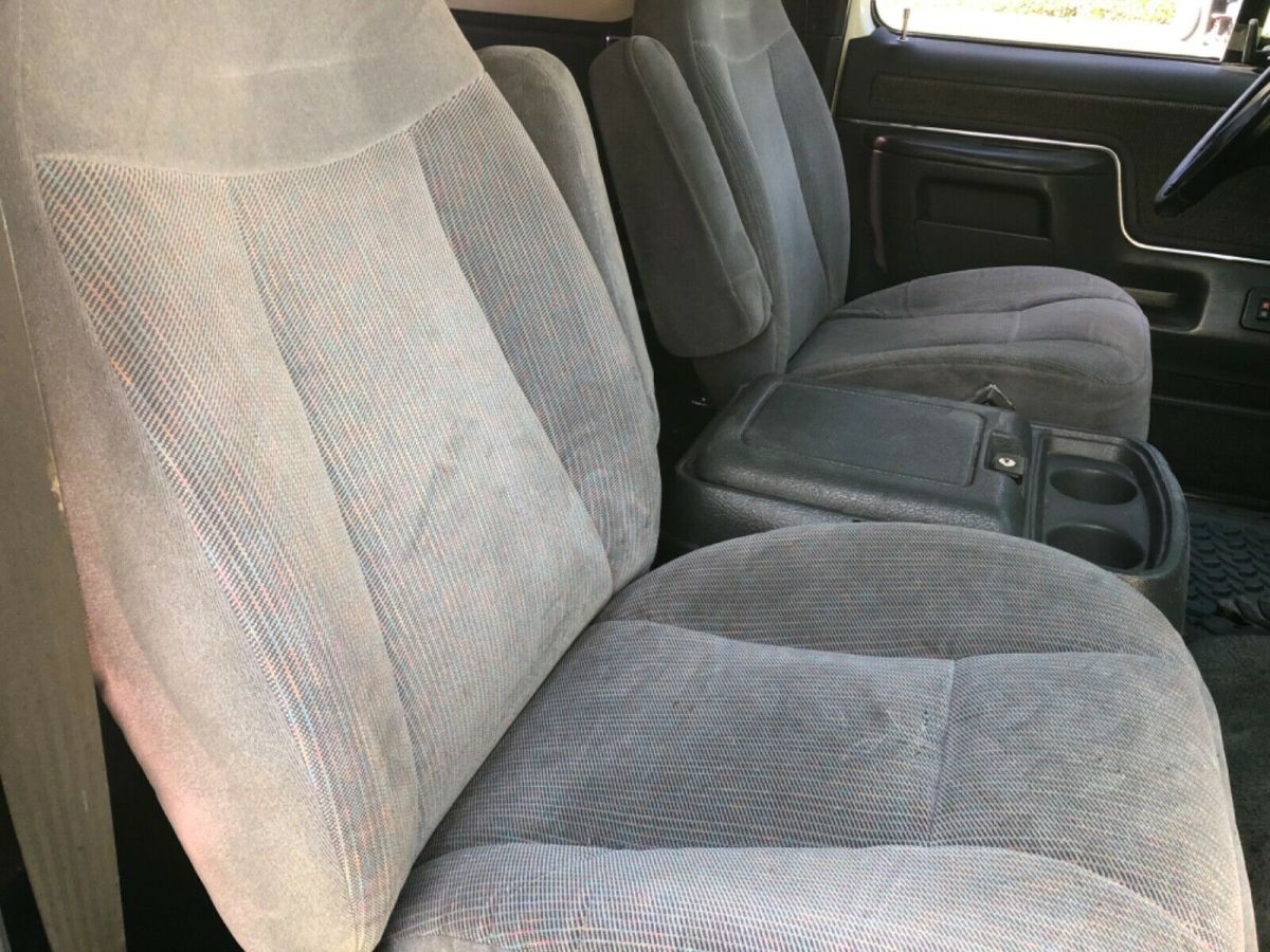 1989 White Ford Bronco Suv