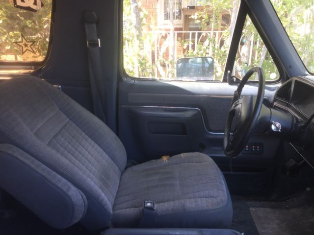 1989 Blue Ford Bronco