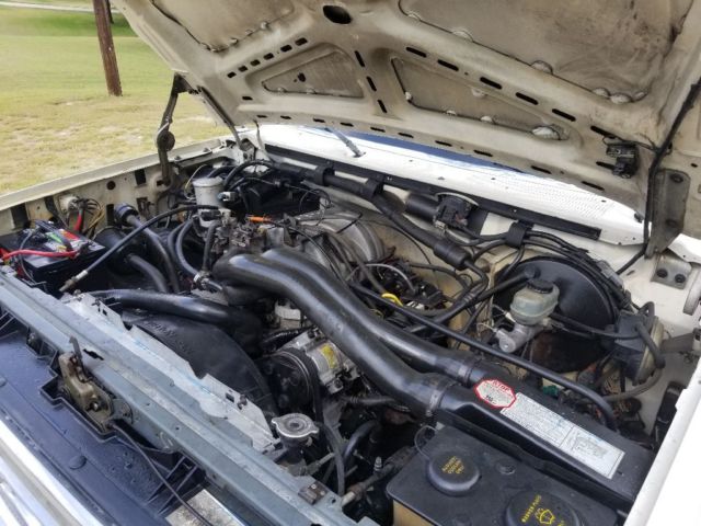 1989 White Ford Bronco SUV