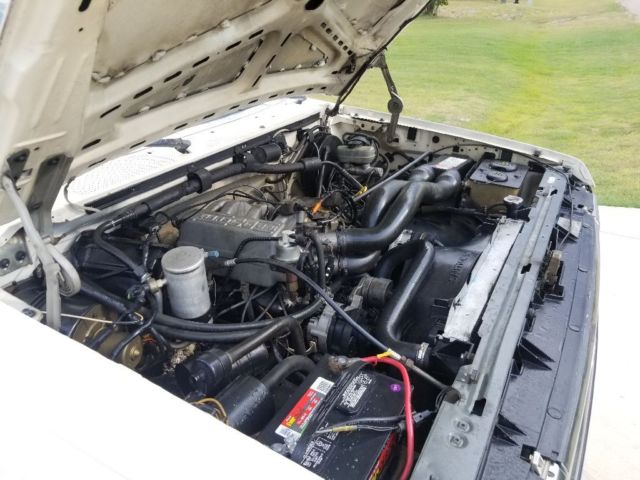 1989 White Ford Bronco SUV
