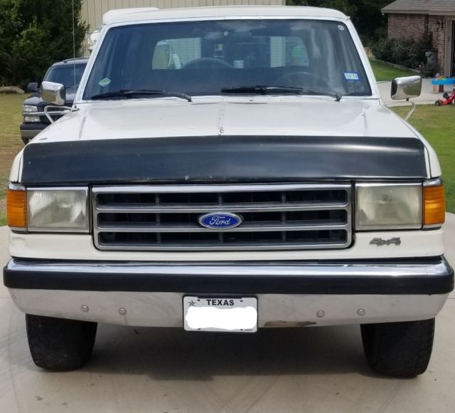 1989 White Ford Bronco SUV