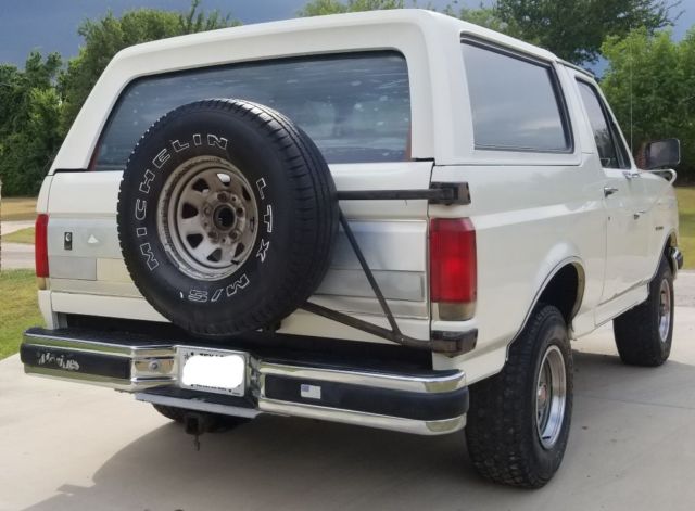 1989 White Ford Bronco SUV