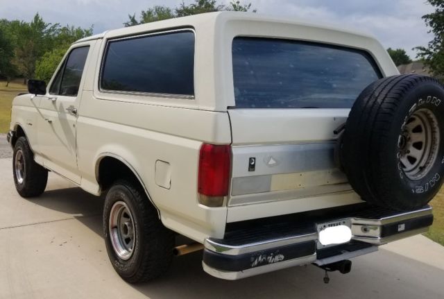 1989 White Ford Bronco SUV