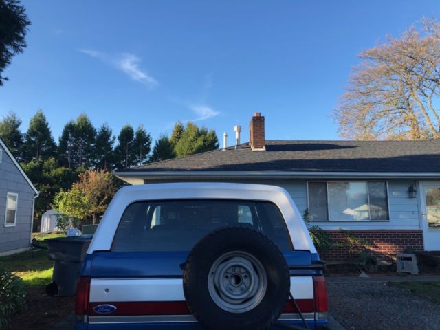 1989 Blue Ford Bronco SUV