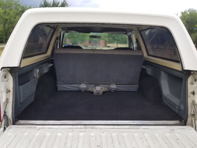 1989 White Ford Bronco SUV