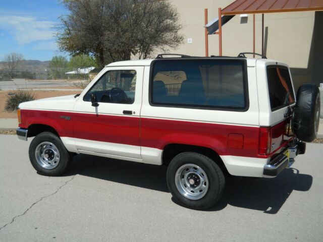 1989 White Ford Bronco SUV