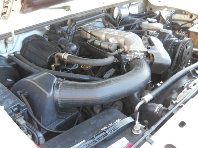 1989 White Ford Bronco SUV