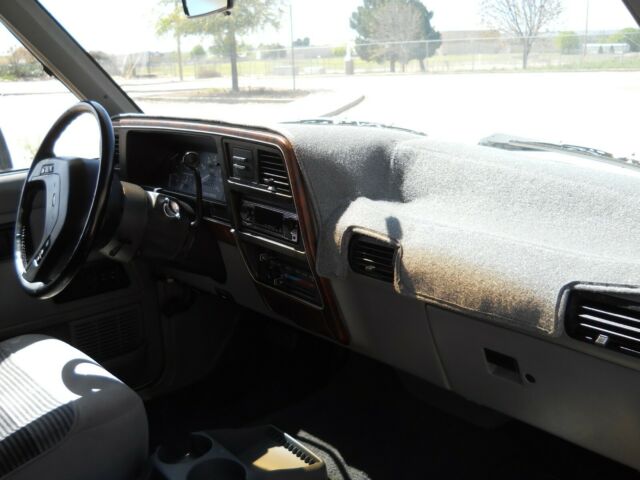 1989 White Ford Bronco SUV