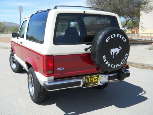 1989 White Ford Bronco SUV