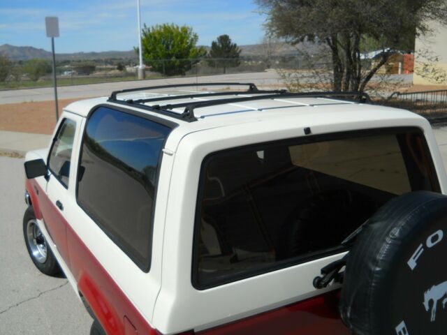 1989 White Ford Bronco SUV