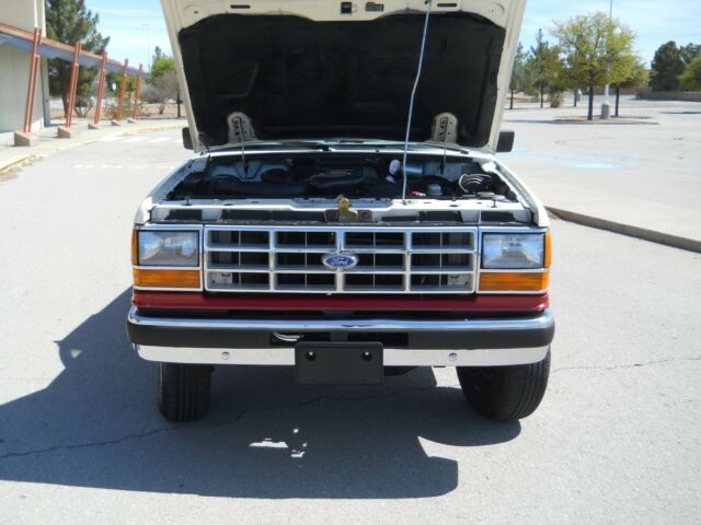 1989 White Ford Bronco SUV