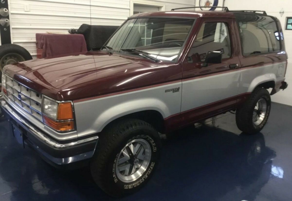 1989 Red Ford Bronco II SUV