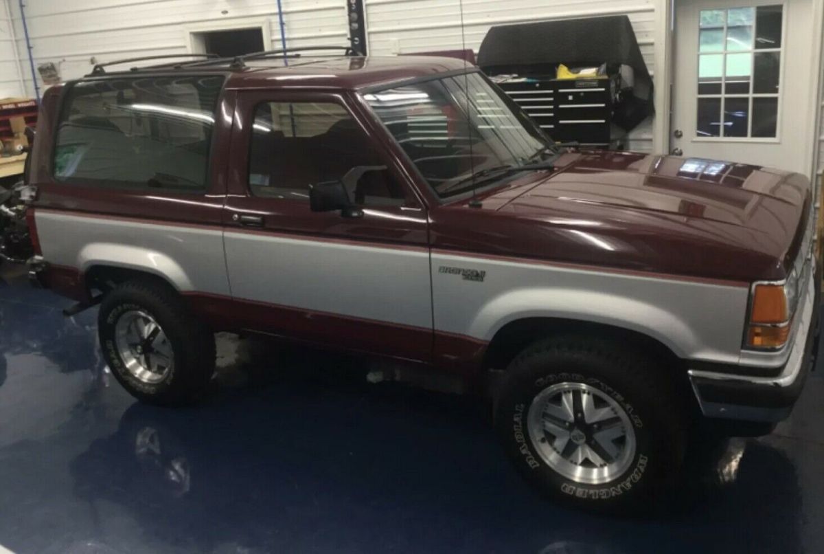 1989 Red Ford Bronco II SUV