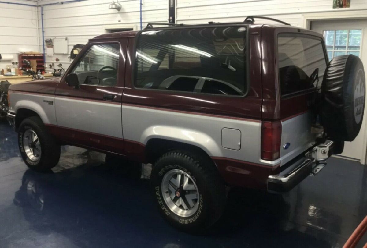 1989 Red Ford Bronco II SUV