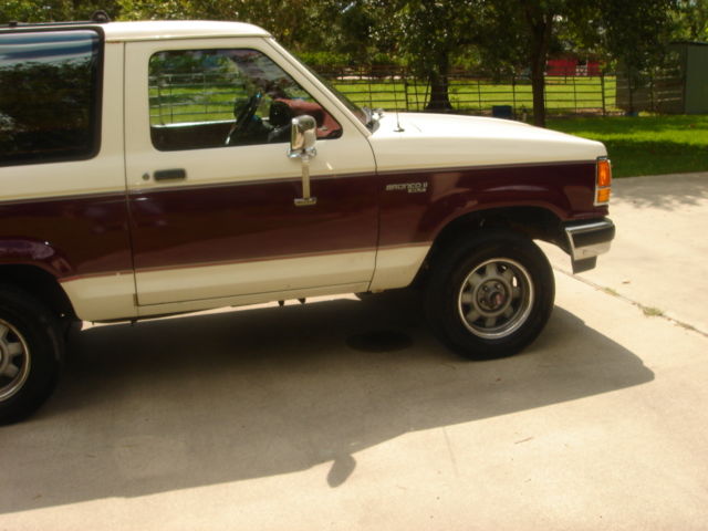 1989 Red Ford Bronco II SUV