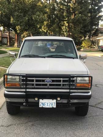 1989 Silver Ford Bronco II SUV