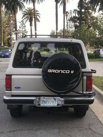 1989 Silver Ford Bronco II SUV