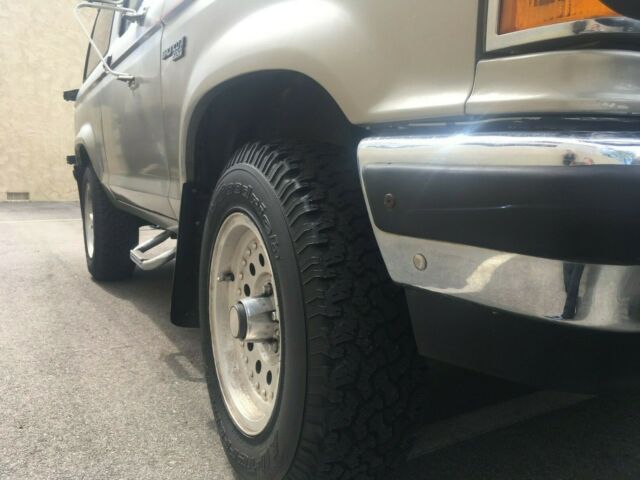1989 Silver Ford Bronco II SUV