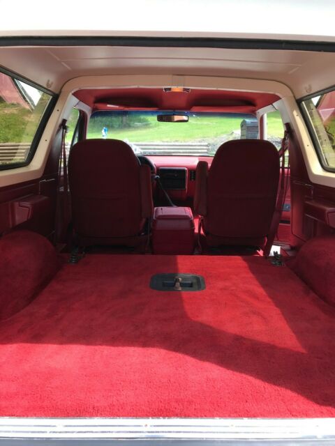 1989 Burgundy Ford Bronco SUV