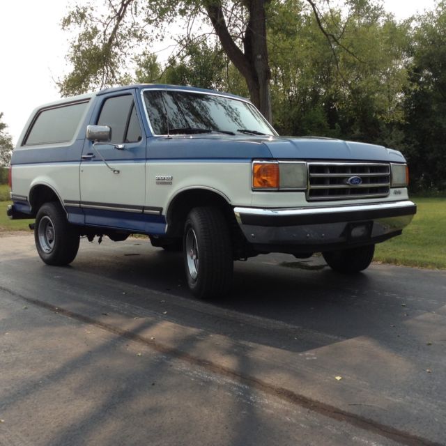 1989 Blue Ford Bronco SUV