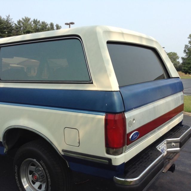 1989 Blue Ford Bronco SUV