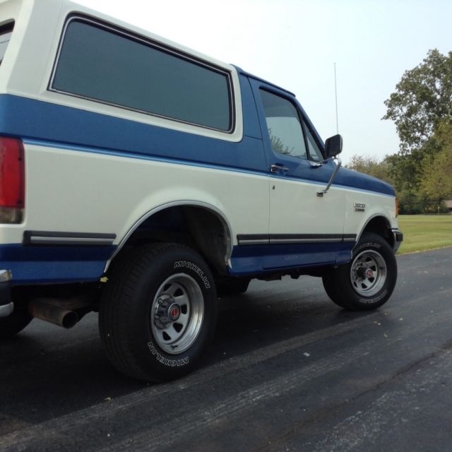 1989 Blue Ford Bronco SUV
