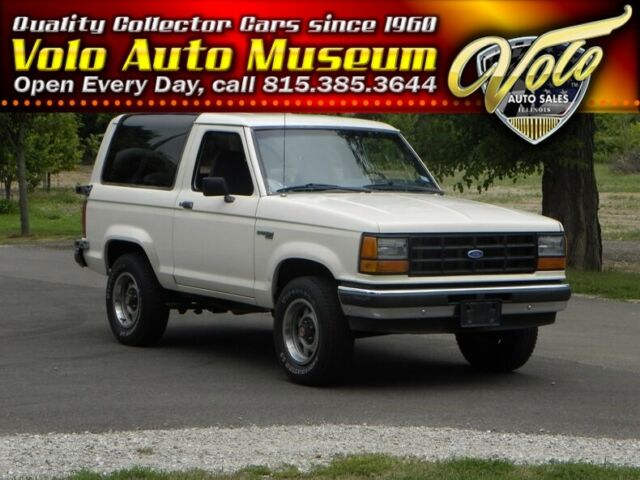1989 White Ford Bronco --