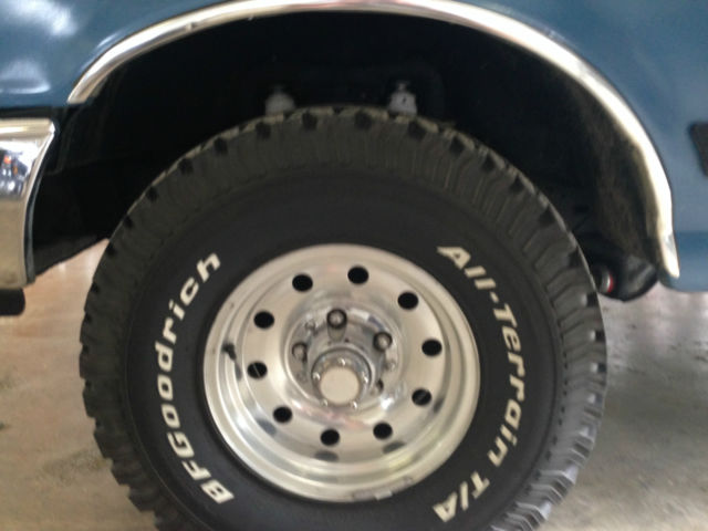 1989 Blue Ford Bronco SUV