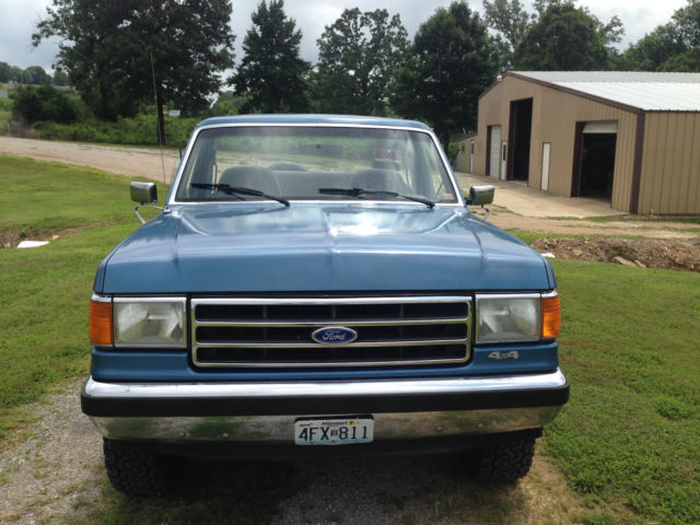 1989 Blue Ford Bronco SUV