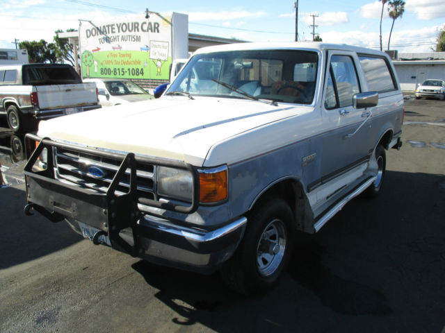 1989 White Ford Bronco SUV