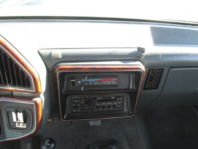 1989 White Ford Bronco SUV