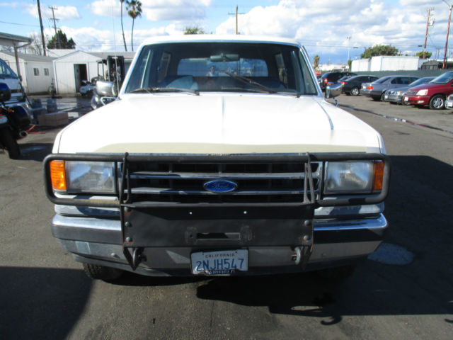1989 White Ford Bronco SUV