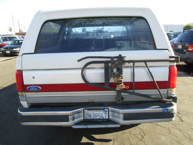 1989 White Ford Bronco SUV