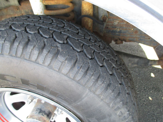 1989 White Ford Bronco SUV