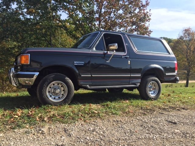 1989 Black Ford Bronco SUV