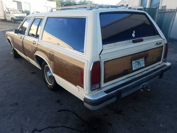 1989 Tan Ford Crown Victoria Wagon