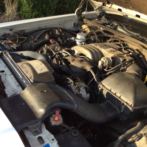1989 White Ford Crown Victoria Sedan