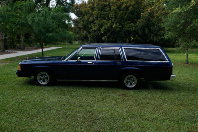 1989 Blue Ford Crown Victoria Wagon
