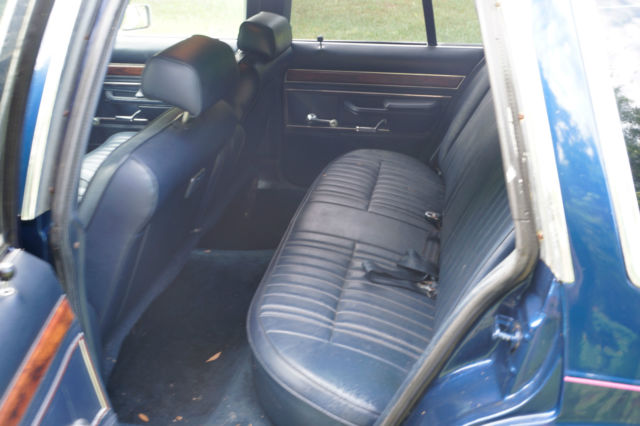 1989 Blue Ford Crown Victoria Wagon