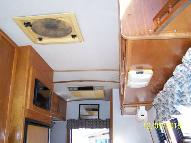 1989 beige/white Ford E-Series Van Van Camper