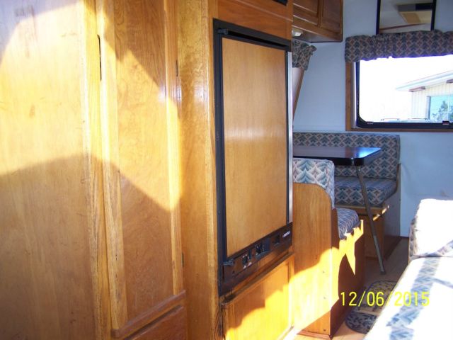 1989 beige/white Ford E-Series Van Van Camper