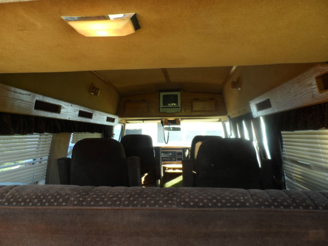 1989 Brown Ford E-Series Van Standard Passenger Van