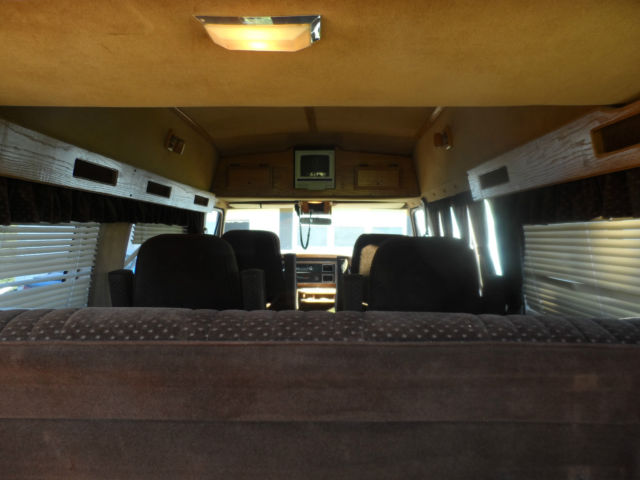 1989 Brown Ford E-Series Van Standard Passenger Van