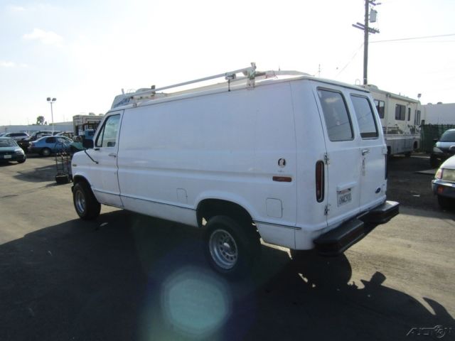 1989 White Ford E-Series Van Minivan/Van