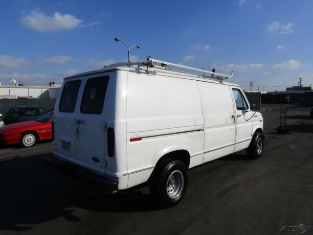 1989 White Ford E-Series Van Minivan/Van