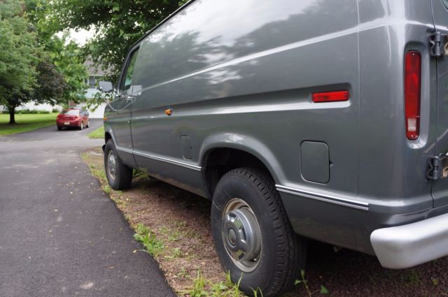 1989 Ford E-Series Van