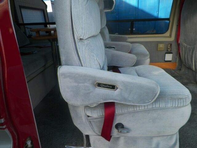 1989 Red Ford E-Series Van