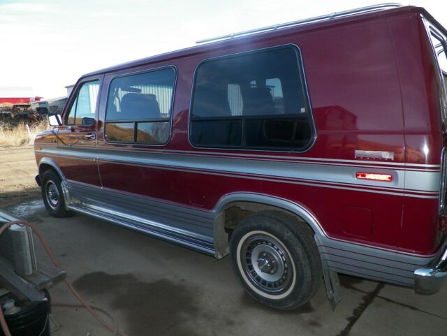 1989 Red Ford E-Series Van